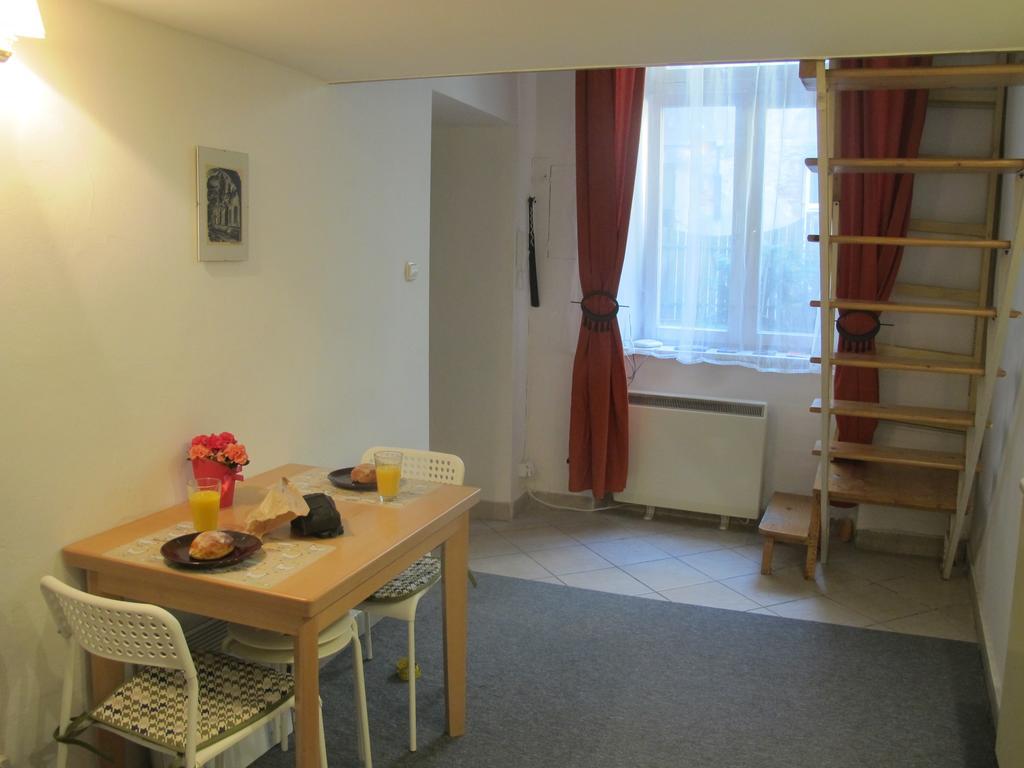 Apartament Kazimierz Brzozowa Lägenhet Krasków Exteriör bild