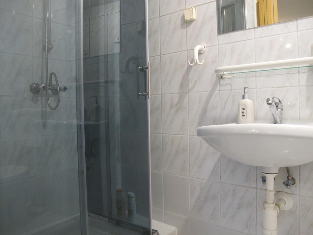 Apartament Kazimierz Brzozowa Lägenhet Krasków Exteriör bild
